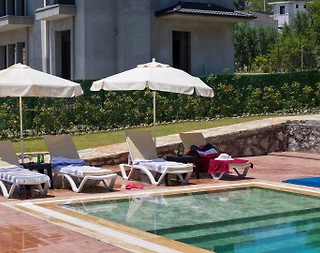 Marmaris Söğüt'te Geniş Bahçeli, Özel Havuzlu, Konforlu Kiralık Villa - 4