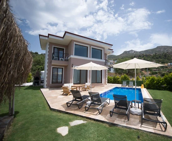 Marmaris Söğüt'te Geniş Bahçeli, Özel Havuzlu, Konforlu Villa - 1