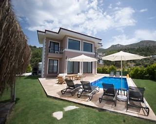 Marmaris Söğüt'te Geniş Bahçeli, Özel Havuzlu, Konforlu Villa - 1