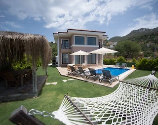 Marmaris Söğüt'te Geniş Bahçeli, Özel Havuzlu, Konforlu Villa - 2
