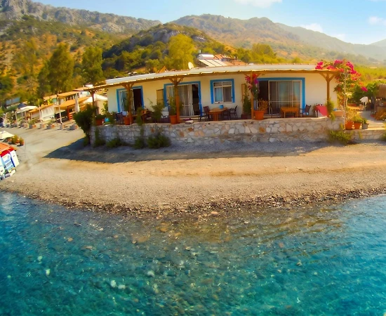 Marmaris Söğüt'te Minimalist Tasarımlı, Denize Sıfır, Konforlu Ev - 1
