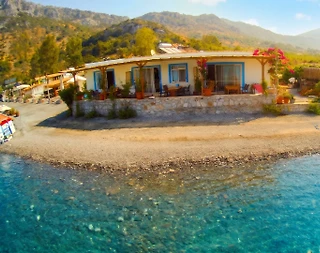 Marmaris Söğüt'te Minimalist Tasarımlı, Denize Sıfır, Konforlu Ev - 1