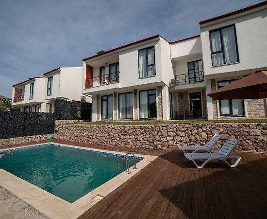 Marmaris Söğüt'te Modern Tasarımlı, Özel Havuzlu, Bahçeli Lüks Villa - 1