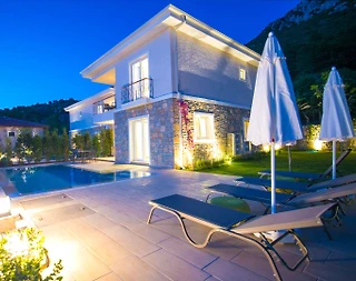 Marmaris Söğüt'te Modern Tasarımlı, Özel Havuzlu, Bahçeli Villa - 1