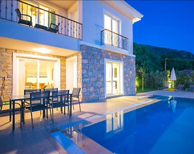 Marmaris Söğüt'te Modern Tasarımlı, Özel Havuzlu, Bahçeli Villa - 3