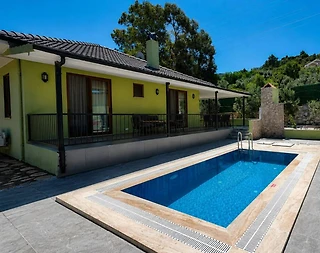 Marmaris Söğüt'te Sakin ve Ulaşılır Konumda, Özel Havuzlu, Kiralık Villa - 1
