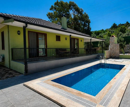 Marmaris Söğüt'te Sakin ve Ulaşılır Konumda, Özel Havuzlu, Kiralık Villa - 1