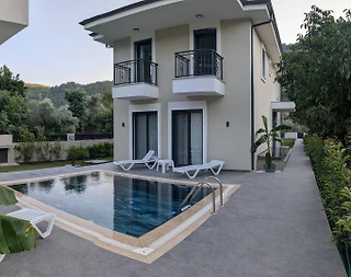 Marmaris Turgut'da Doğa Manzaralı, Özel Havuzlu, 8 Kişilik Villa - 1