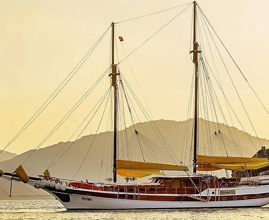 Marmaris'in Engin Sularında, Kalabalık Gruplara Uygun, Konforlu Gulet - 1