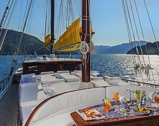 Marmaris'in Engin Sularında, Kalabalık Gruplara Uygun, Konforlu Gulet - 3