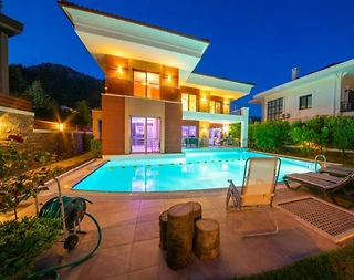 Marmaris Çamdibi'nde Kalabalık Ailelere Uygun, Özel Havuzlu, Şık Villa - 1