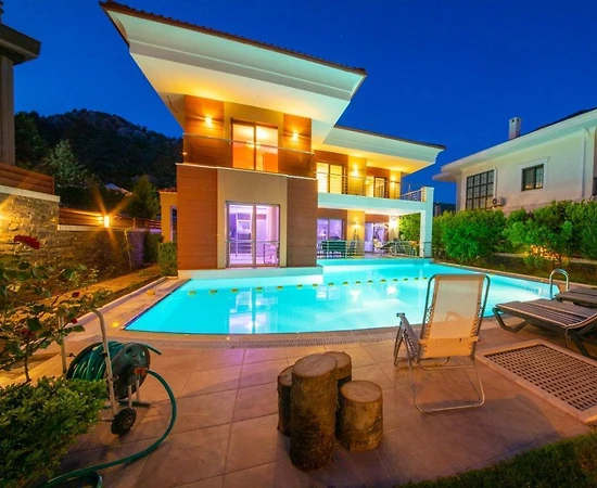 Marmaris Çamdibi'nde Kalabalık Ailelere Uygun, Özel Havuzlu, Kiralık Villa - 1