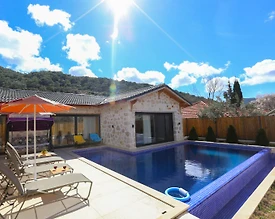 Kaş Sarıbelen'de Huzurlu Doğa İçerisinde, Özel Havuzlu, Modern Villa - 3