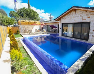 Kaş Sarıbelen'de Huzurlu Doğa İçerisinde, Özel Havuzlu, Modern Villa - 1
