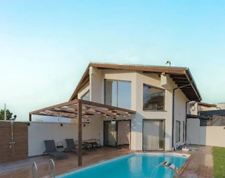 Sapanca Maşukiye'de Huzurlu Konumda, Özel Havuzlu, Jakuzili Villa - 1