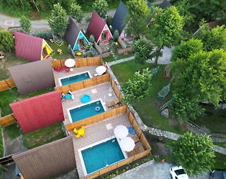 Maşukiye'de Tesis İçerisinde, Kahvaltı Dahil, Konforlu Bungalov - 5