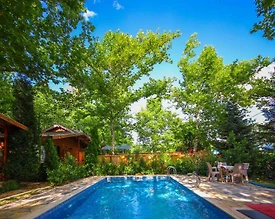 Maşukiye'de Yeşillikler İçerisinde, Ortak Havuzlu, Balayı Bungalovu - 3