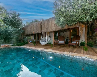 Menteşe Kuyucak'ta Doğanın Kalbinde, Özel Havuzlu, Bahçeli Villa - 1