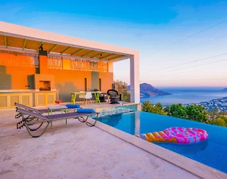 Kaş Bezirgan'da Balayı Çiftlerine Uygun, Sonsuzluk Havuzlu, Kiralık Villa - 2