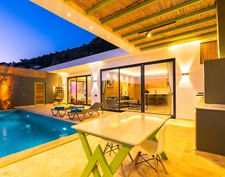 Kaş Bezirgan'da Balayı Çiftlerine Uygun, Sonsuzluk Havuzlu, Kiralık Villa - 1