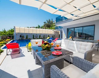 Kaş İslamlar'da Merkeze Yakın Konumda, Özel Havuzlu, Konforlu Villa - 4