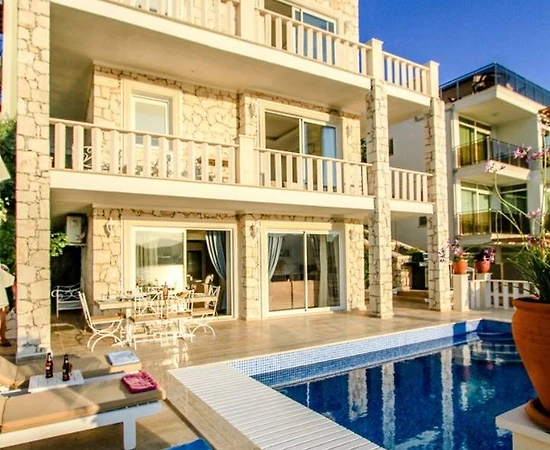 Kaş Kalkan'da Deniz Manzaralı, Özel Havuzlu, Kiralık Villa - 1