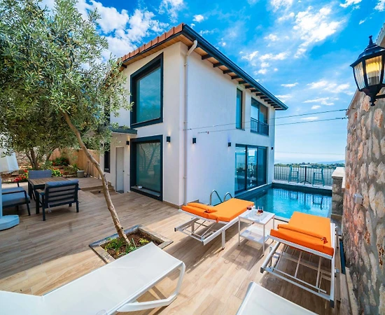 Kaş Bezirgan'da Huzurlu Konumda, Özel Havuzlu, 4 Kişilik Villa - 1