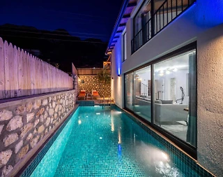 Kaş Bezirgan'da Huzurlu Konumda, Özel Havuzlu, 4 Kişilik Villa - 3