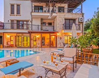 Kaş Kalkan'da Çekirdek Ailelere Uygun, Özel Havuzlu, Merkezi Villa - 1