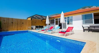 Kaş Ulugöl'de Doğa İçerisinde, Özel Havuzlu ve Jakuzili, Kiralık Villa