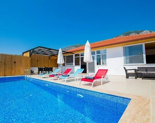 Kaş Ulugöl'de Doğa İçerisinde, Özel Havuzlu ve Jakuzili, Kiralık Villa - 1