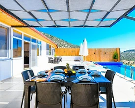 Kaş Ulugöl'de Doğa İçerisinde, Özel Havuzlu ve Jakuzili, Kiralık Villa - 2