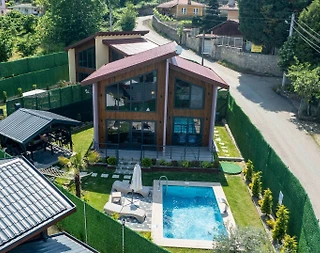 Sapanca Mahmudiye'de Huzurlu Doğada, Isıtmalı Havuzlu, Ahşap Villa - 2