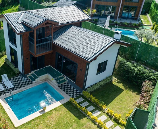 Sapanca Mahmudiye'de Sakin Konumda, Özel Havuzlu, 2+1 Villa - 1