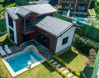 Sapanca Mahmudiye'de Sakin Konumda, Özel Havuzlu, 2+1 Villa - 1