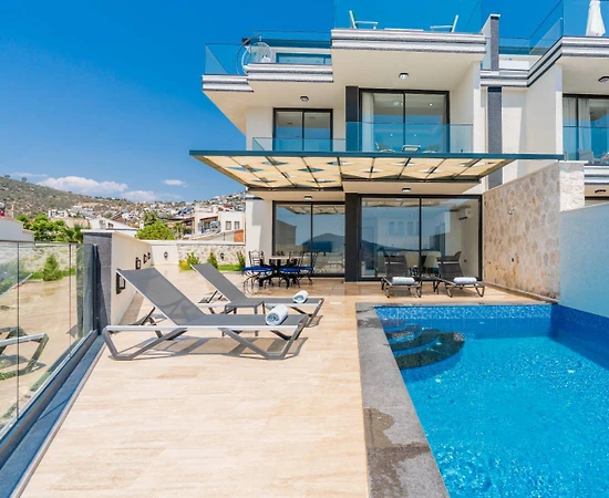 Kaş Kalkan'da Merkezi Konumda, Özel Havuzlu, 3+1 Villa - 1