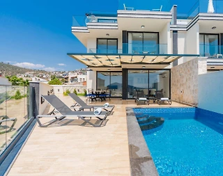 Kaş Kalkan'da Merkezi Konumda, Özel Havuzlu, 3+1 Villa - 1