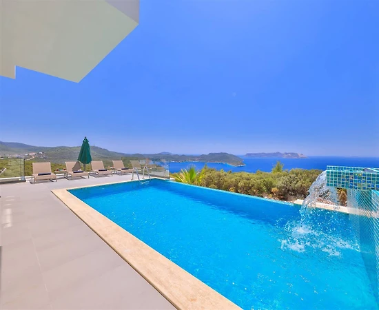 Kaş Andifli'de Modern Tasarımlı, Açık ve Kapalı Havuzlu, Lüks Villa - 1