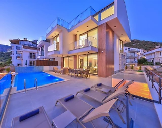 Kaş Andifli'de Modern Tasarımlı, Açık ve Kapalı Havuzlu, Lüks Villa - 4