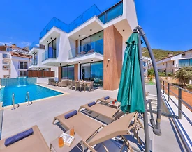 Kaş Andifli'de Modern Tasarımlı, Açık ve Kapalı Havuzlu, Lüks Villa - 2