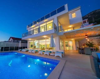 Kaş Kalkan'da Enfes Deniz Manzaralı, Özel Havuzlu, Şık Villa - 2