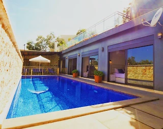 Kaş Kalkan'da Sakin Konumda, Özel Havuzlu, Modern Villa - 1