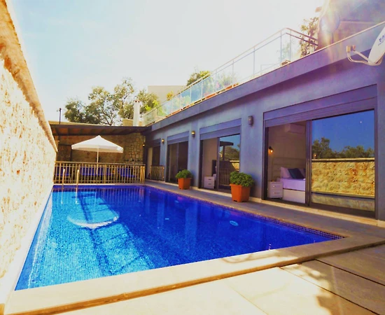 Kaş Kalkan'da Sakin Konumda, Özel Havuzlu, Modern Villa - 1