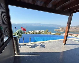 Milas Boğaziçi'nde Deniz Manzaralı, Özel Havuzlu, Bahçeli Villa - 3