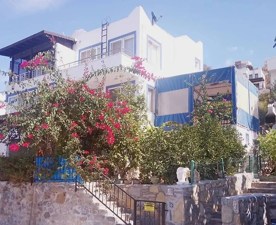 Milas Boğaziçi'nde Denize Yakın Mesafede, 2+1, Dubleks Ev - 1