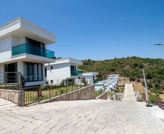 Milas Boğaziçi'nde Modern Tasarımlı, Ortak Havuzlu, 2 Kişilik Daire - 1