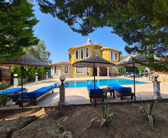 Muğla Milas'ta Kalabalık Ailelere Uygun, Özel Havuzlu, Kiralık Villa - 1