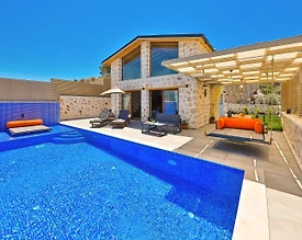 Kaş Yeşilköy'de Muhteşem Doğa Manzaralı, Özel Havuzlu, Lüks Villa - 2