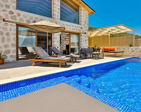Kaş Yeşilköy'de Muhteşem Doğa Manzaralı, Özel Havuzlu, Lüks Villa - 3