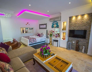 Kaş İslamlar'da Muhteşem Doğa Manzaralı, Özel Havuzlu, Şık Villa  - 3